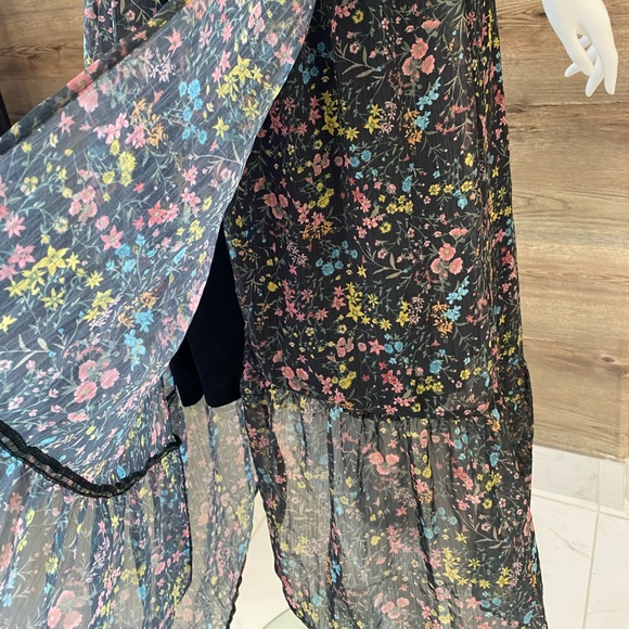 American Eagle Outfitters Floral Skirt (Size Medium) - Picture 2 of 2